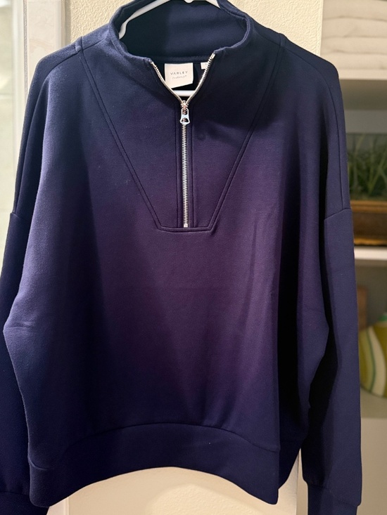 Tops - Varley ~ Hawley, half-zip top, size Large, NAVY